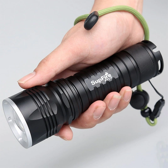 SUPERFIRE F11-T 10w Cree LED şarj edilebilir yakınlaştırma el feneri
