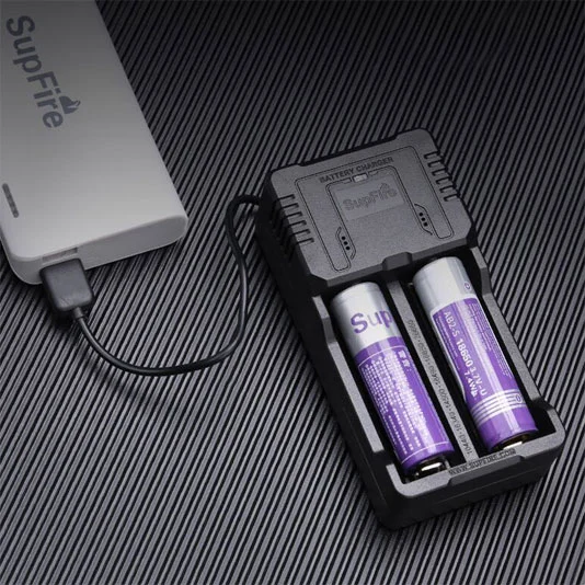 SUPERFIRE AC26 güvenli ve güvenli USB şarj cihazı