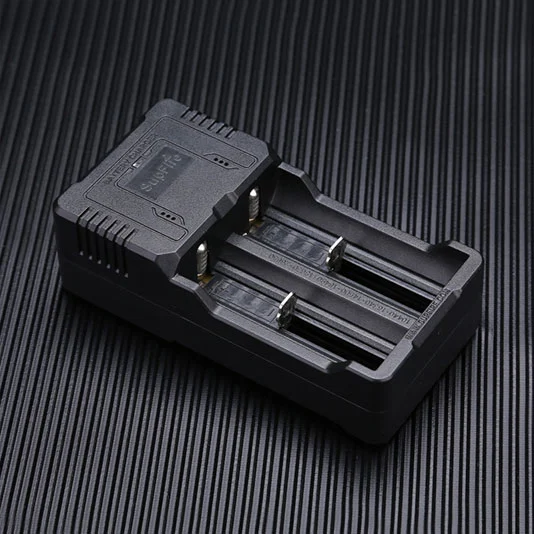 SUPERFIRE AC26 güvenli ve güvenli USB şarj cihazı