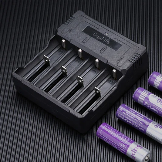 SUPERFIRE AC46 18650 pil USB şarj cihazı