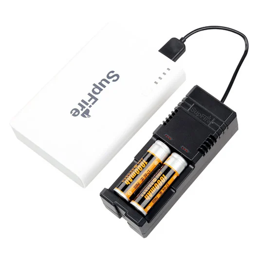 Pil için SUPERFIRE AC28 USB şarj cihazı