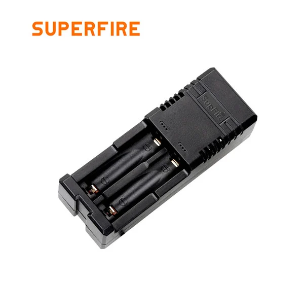 Pil için SUPERFIRE AC28 USB şarj cihazı